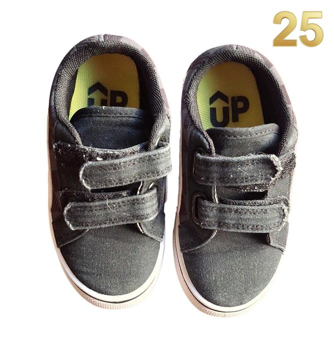 Sapatilhas Pretas Up 25