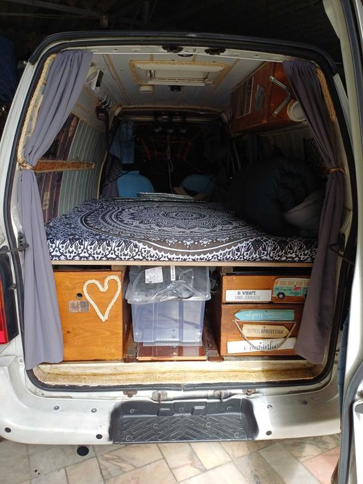 Vendo NISSAN VANETTE 2.3 CARGO legalizada como Especial Para Dormitório.