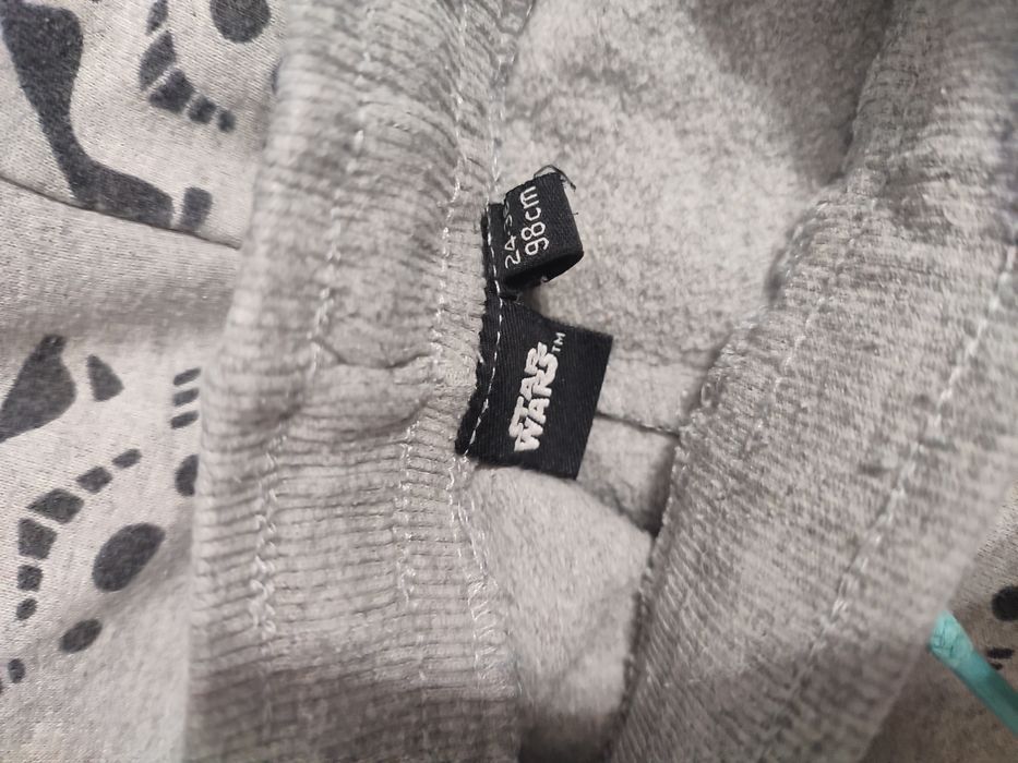 Cztery komplety spodni dresowych dla chłopców, bliźniaki roz. 98