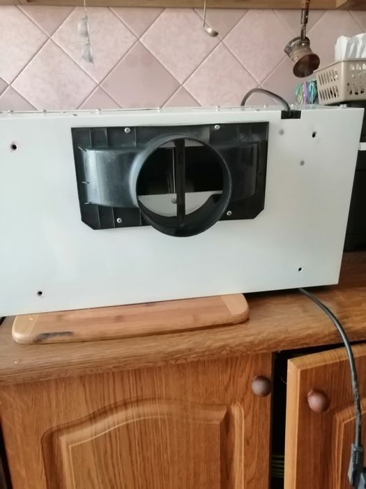 Продам телескопічну кухонну витяжку Pyramida
