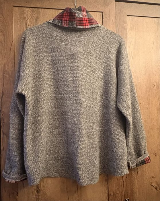 Sweter, golf zdobiony nicią srebrną