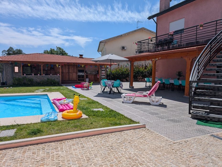 Alojamento Local com espaço para  festas, piscina e churrasco  - Lixa