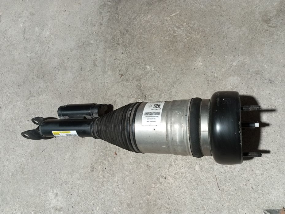 Suspensões pneumáticas Mercedes W .205.320.47.68 e W .205.320.48.68.