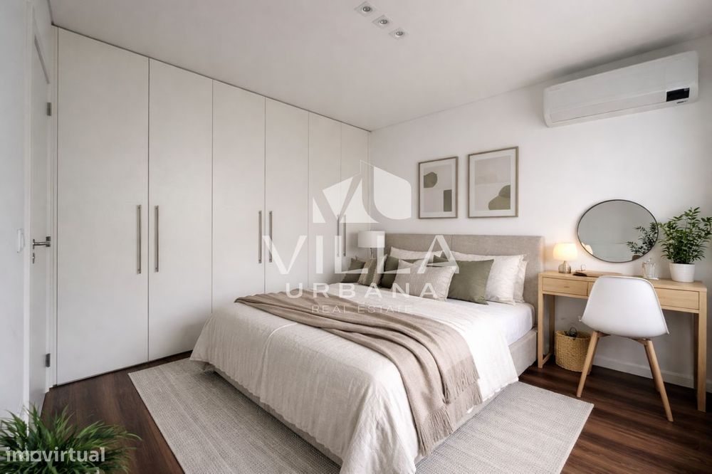 Apartamento T2 c/ Espaço Exterior localizado no Centro de Almada
