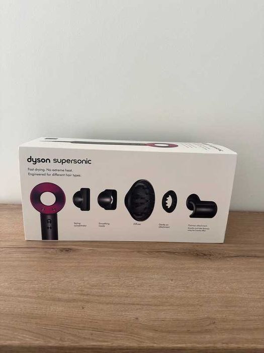 Zupełnie nowa, nieotwarta suszarka do włosów Dyson HD08