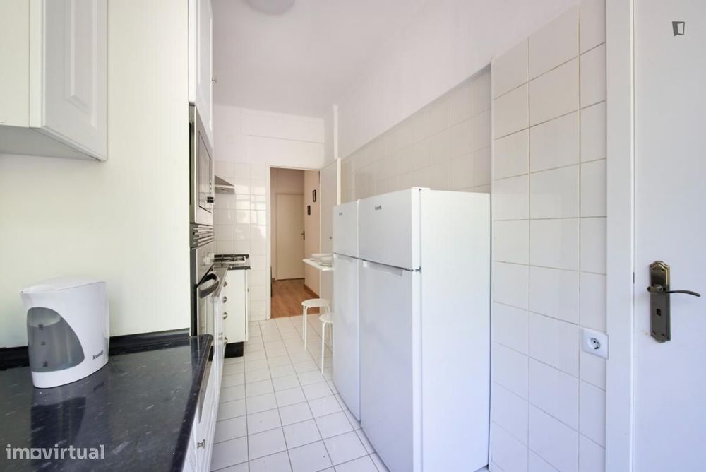 Quarto - localizado em Benfica Lisbon