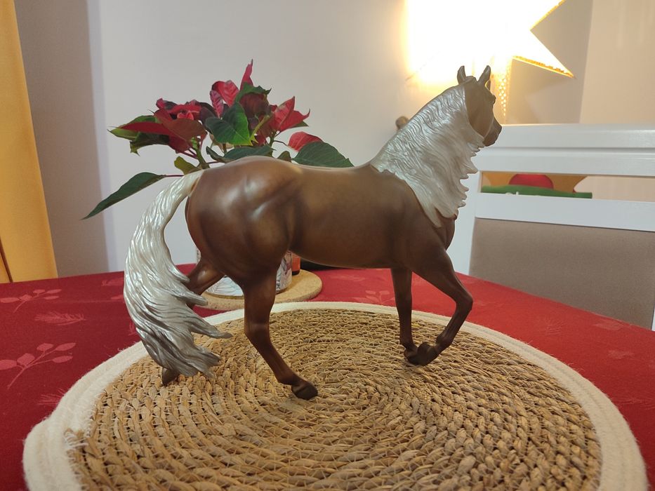 Breyer Latigo Dun