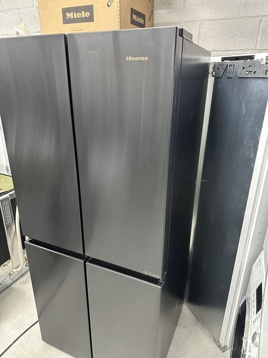 Холодильник Hisense side by side
