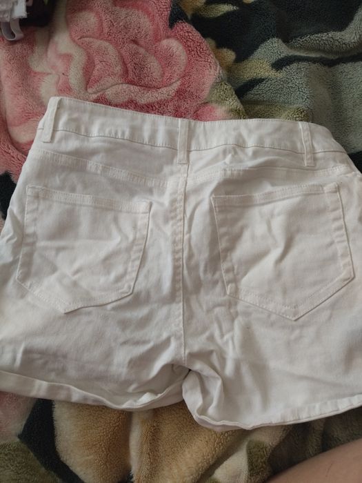 Продам!! Шорти amisu