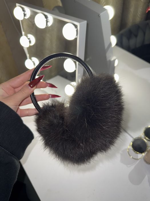 Хутряні навушники