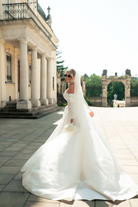 Весільна сукня в ідеальному стані