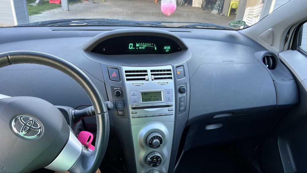 Toyota yaris II a 1.1 klimatyzacja 2009