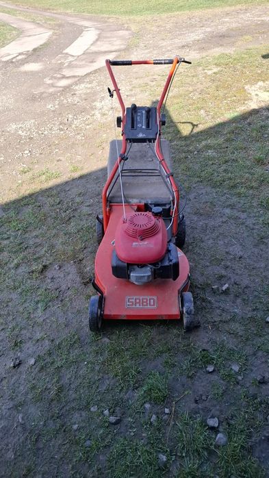 Kosiarka sabo z silnikiem honda