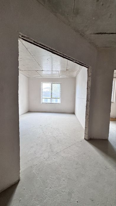 Продається простора 2кім.квартира по вул. Бельведерська .         I