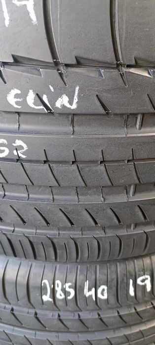 Pneus  285/40/19