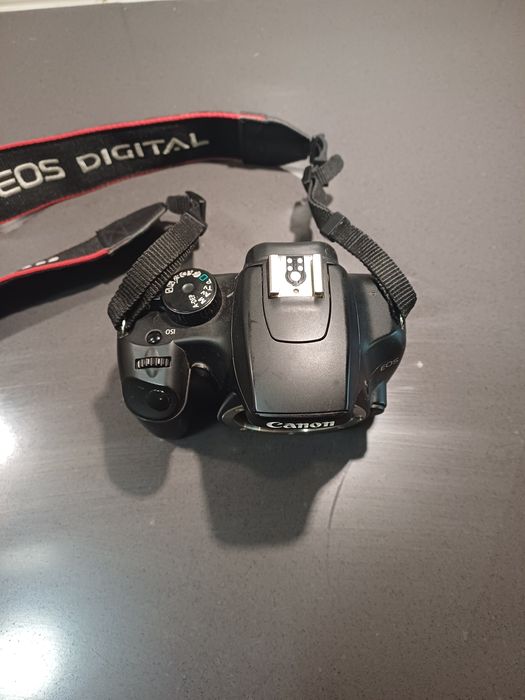 Продам Canon EOS 1000D