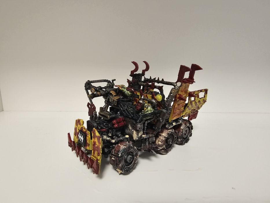 Ork Trukk Warhamer 40k (całkowicie pomalowany)