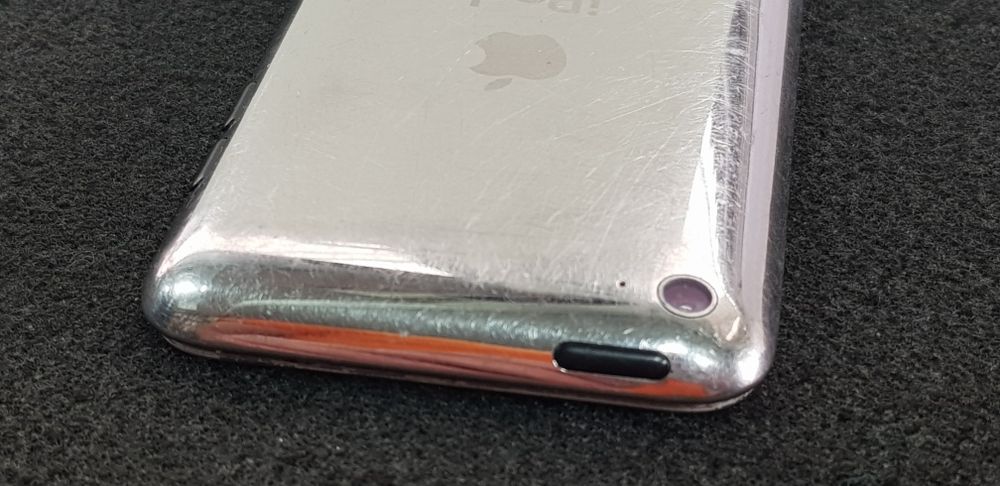 Apple iPod A1367 "16GB"