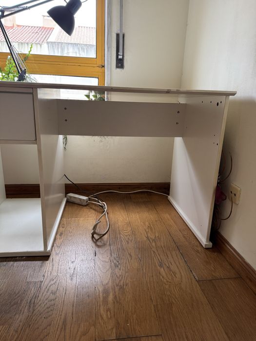 Secretária branca ikea