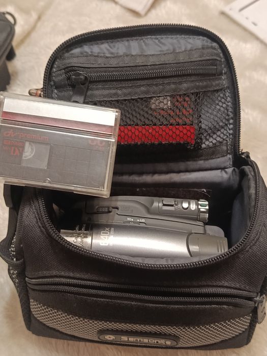 Видео камера Sony Handycam DCR-HC23