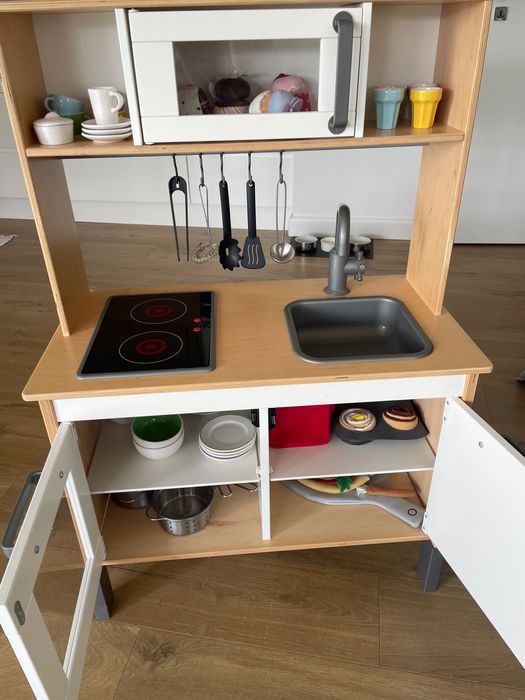 Kuchnia Ikea Duktig z wyposażeniem