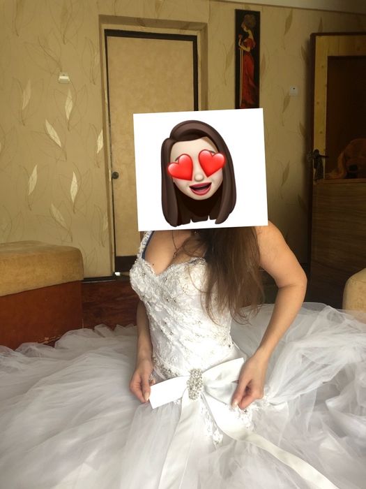 Продам весільну дизайнерську сукню