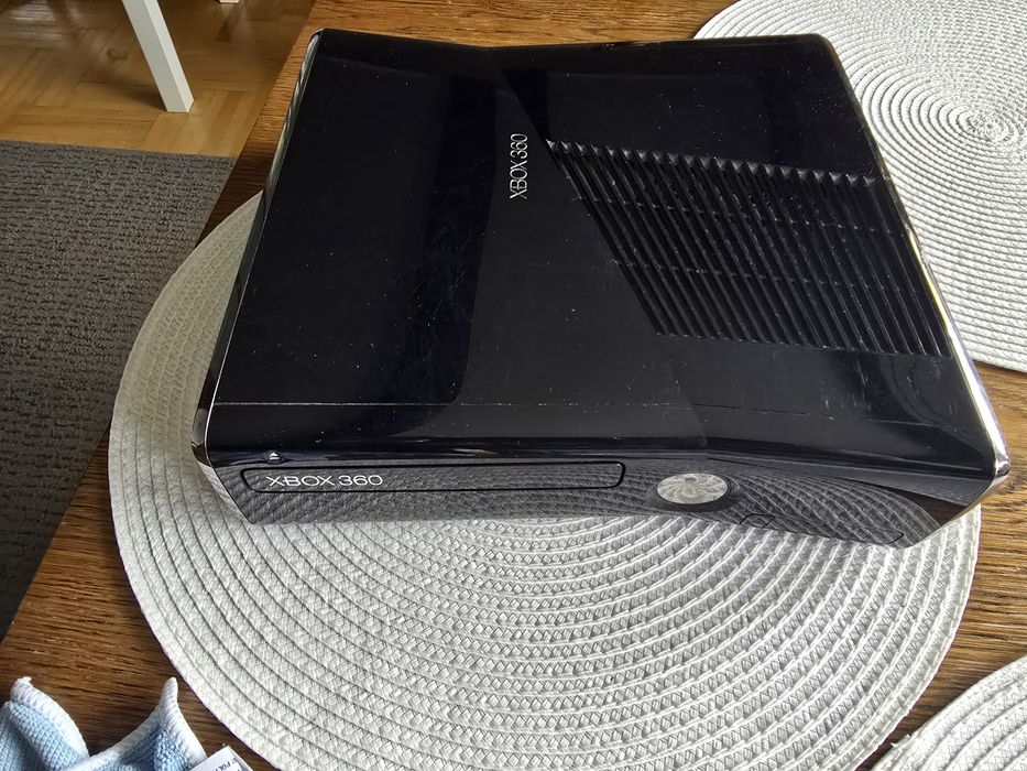 Xbox 360 250G kinect  36 gier