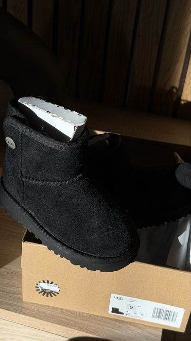 Уги для хлопчика UGG