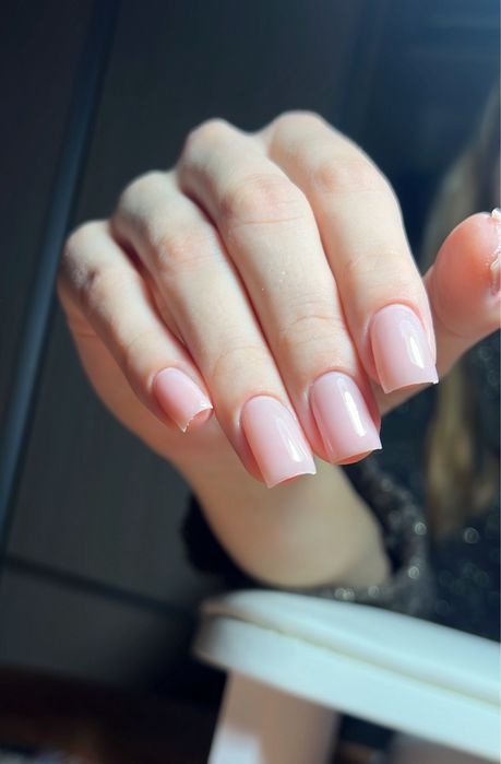 Манікюр та педикюр Полтава район Левада