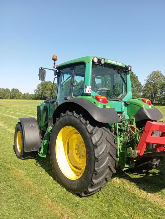 John Deere 6520 .