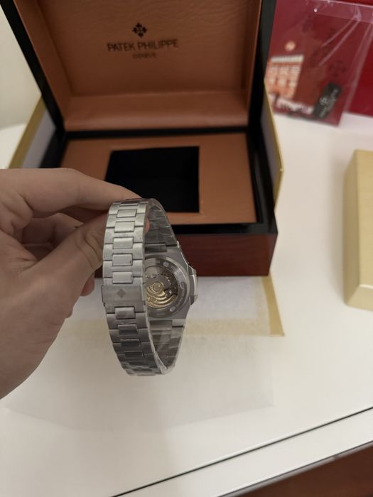 Relogio de Marca com Documentos