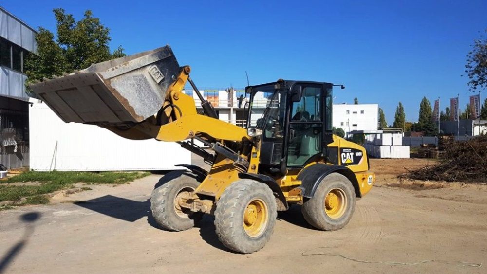 usługi koparko-ładowarką, koparką, ładowarką, roboty ziemne, niwelacja