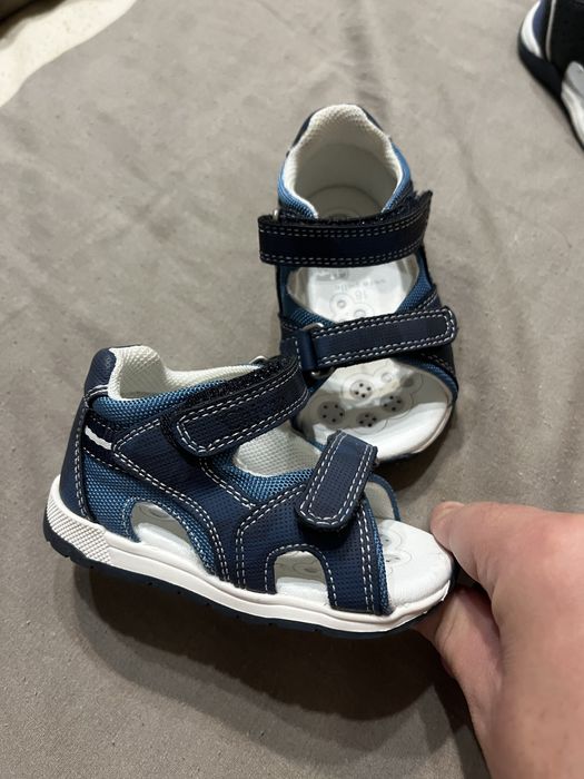 Босоніжки дитячі