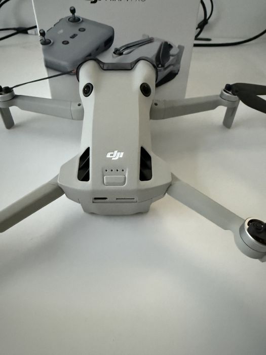 Dron DJI Mini 4 Pro