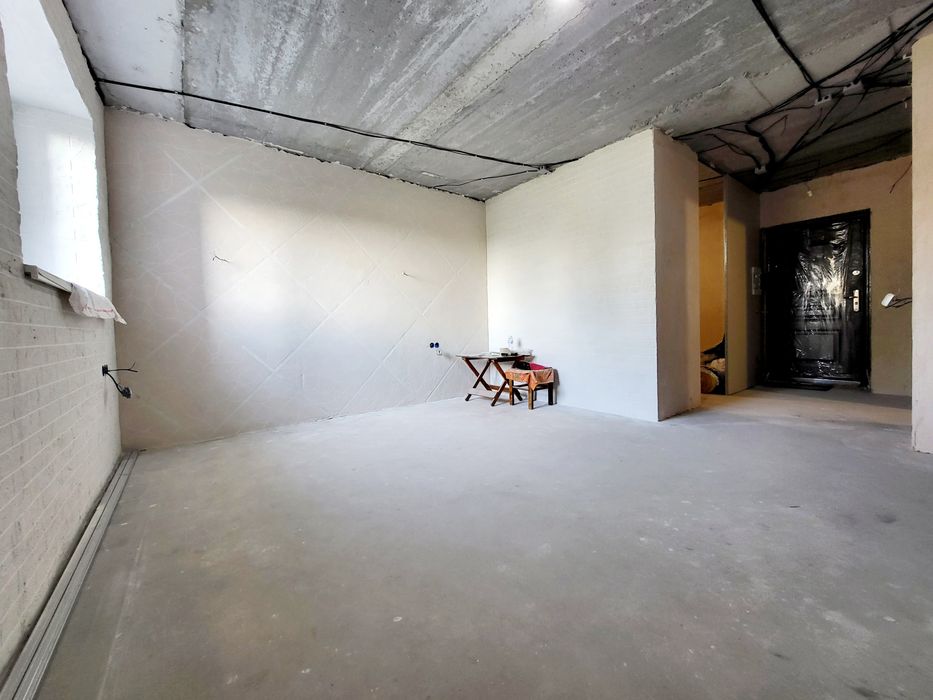 Продам квартиру в цоколі з частковим  ремонтом, ЖК Буча Квартал