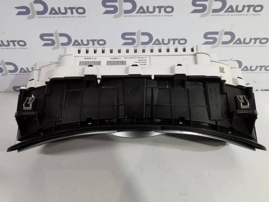 Quadrante Digital - Volvo V40 D2 + R-Design