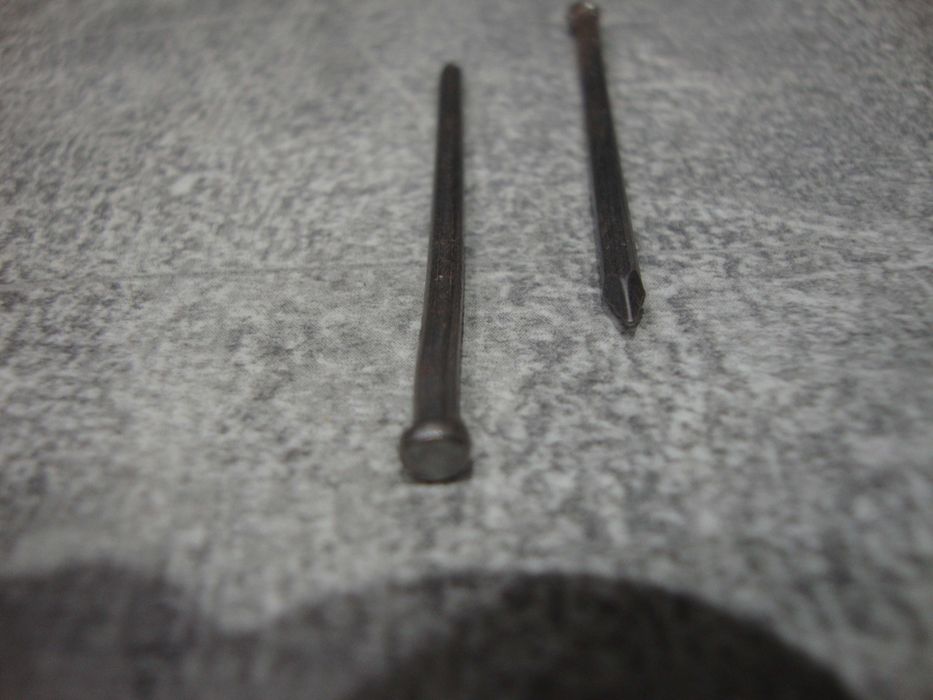 Gwoździe stolarskie montażowe 2 x 45 mm. 500 g.  0,5 kg.