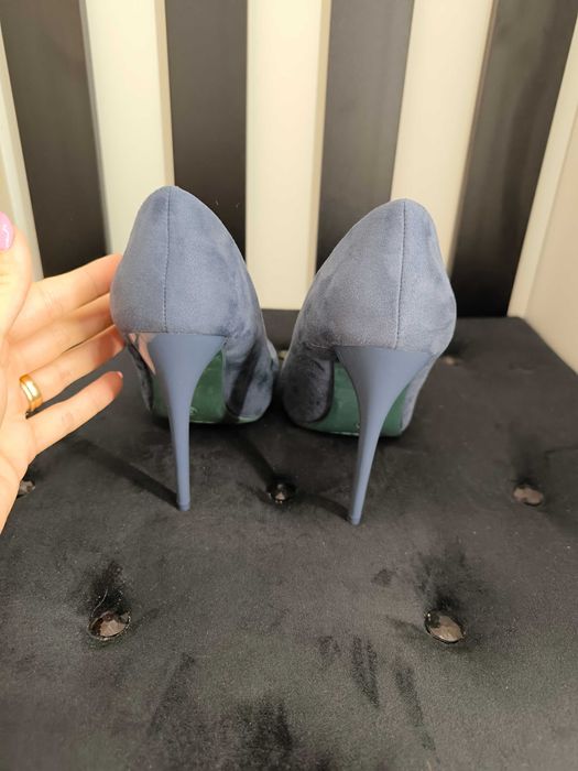 Buty na obcasie niebieskie