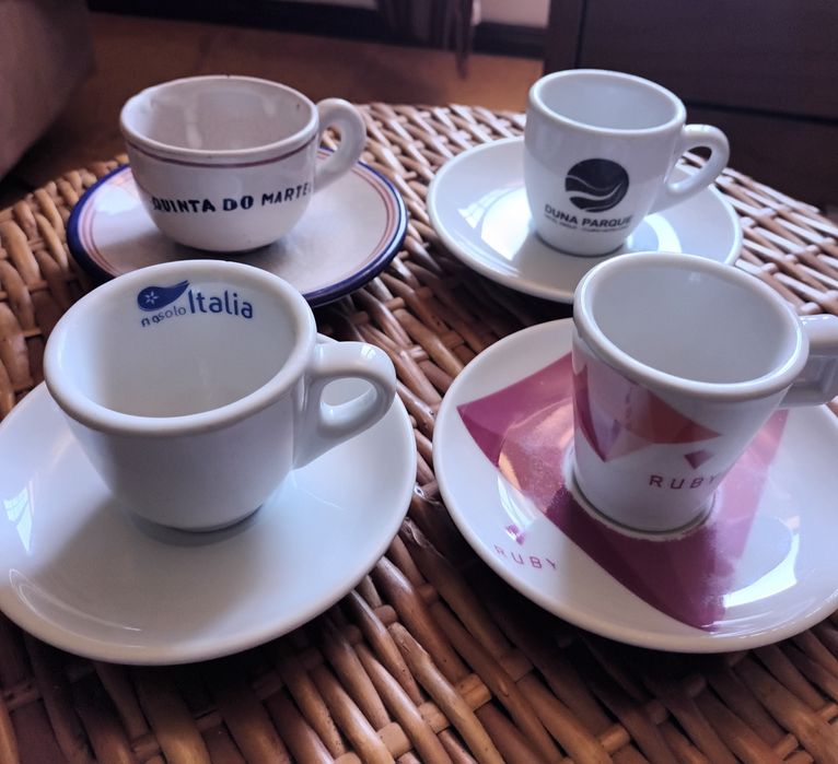 Conjunto de 4 chávenas de café