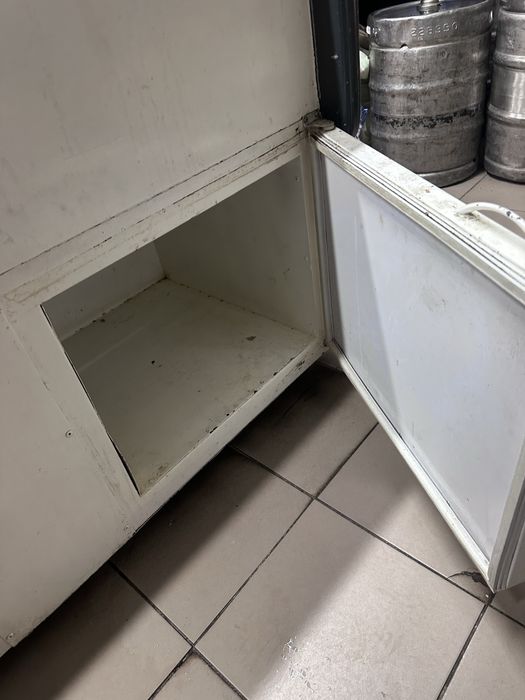 Вітрина гастрономічна  терміново