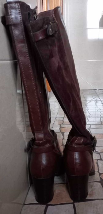 Botas de salto e cano alto - Tamanho 36