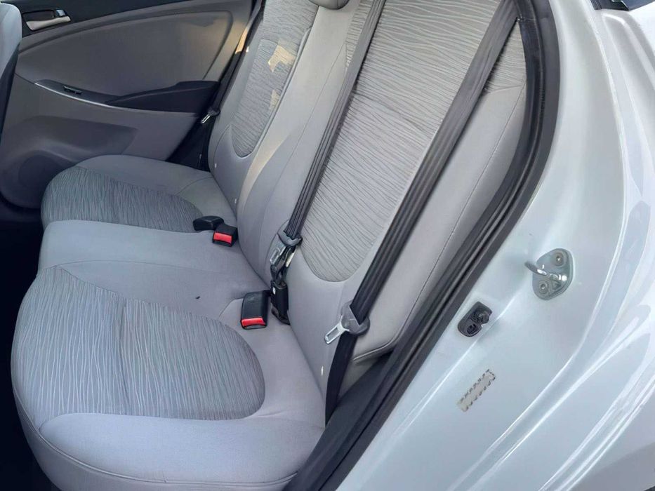 Hyundai Accent GLS      2015