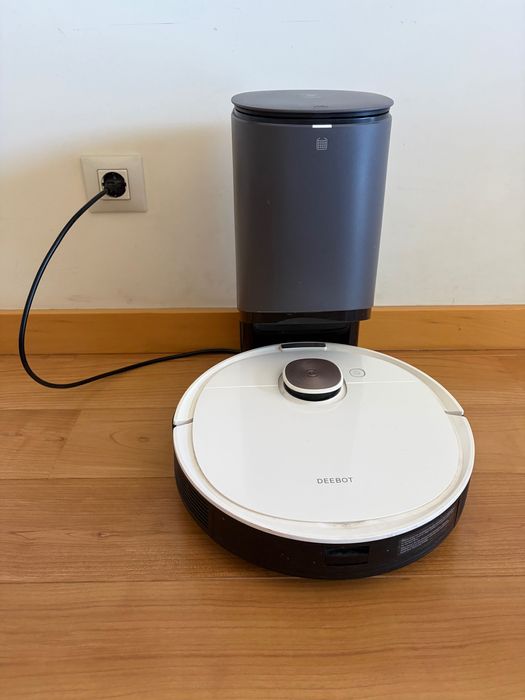 Robot Vacuum perfect condition - ECOVACS Deebot Ozmo T8+