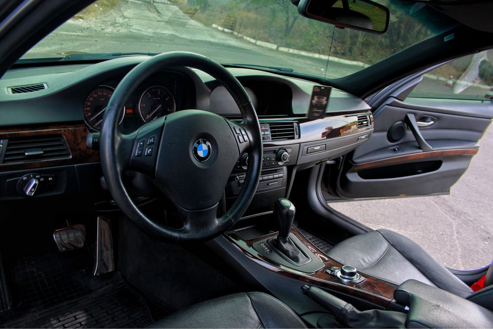 Продам Bmw E90 335d