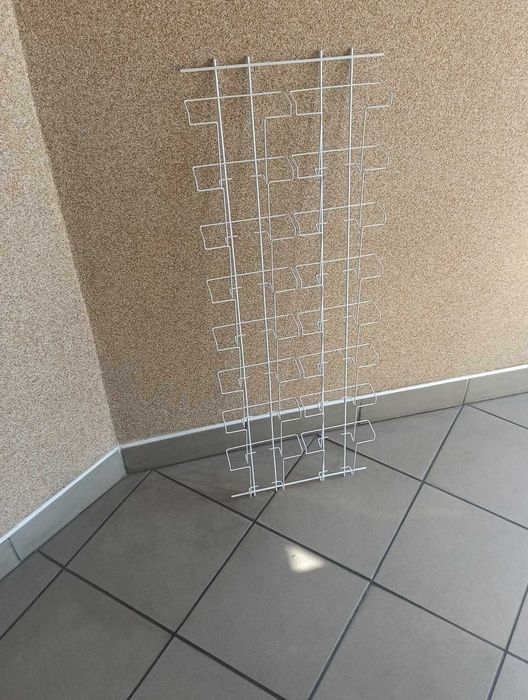 Produkcja stojaków ekspozycyjnych