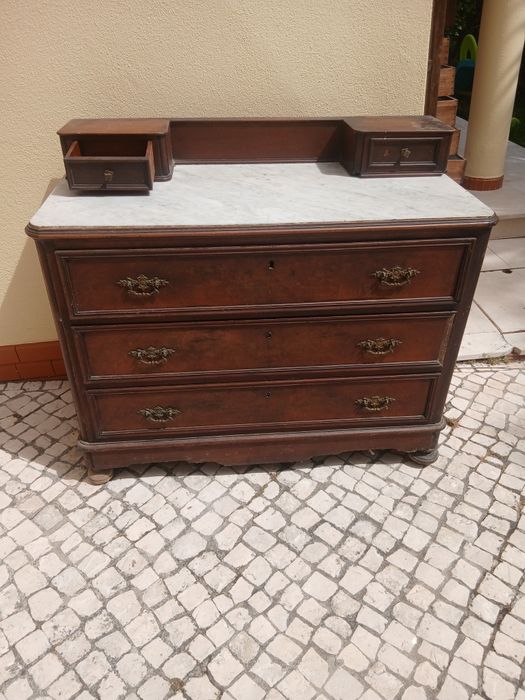 Cómoda antiga  para restaurar