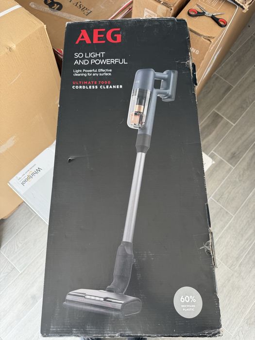 Aspirador AEG Ultimate 7000 - Novo