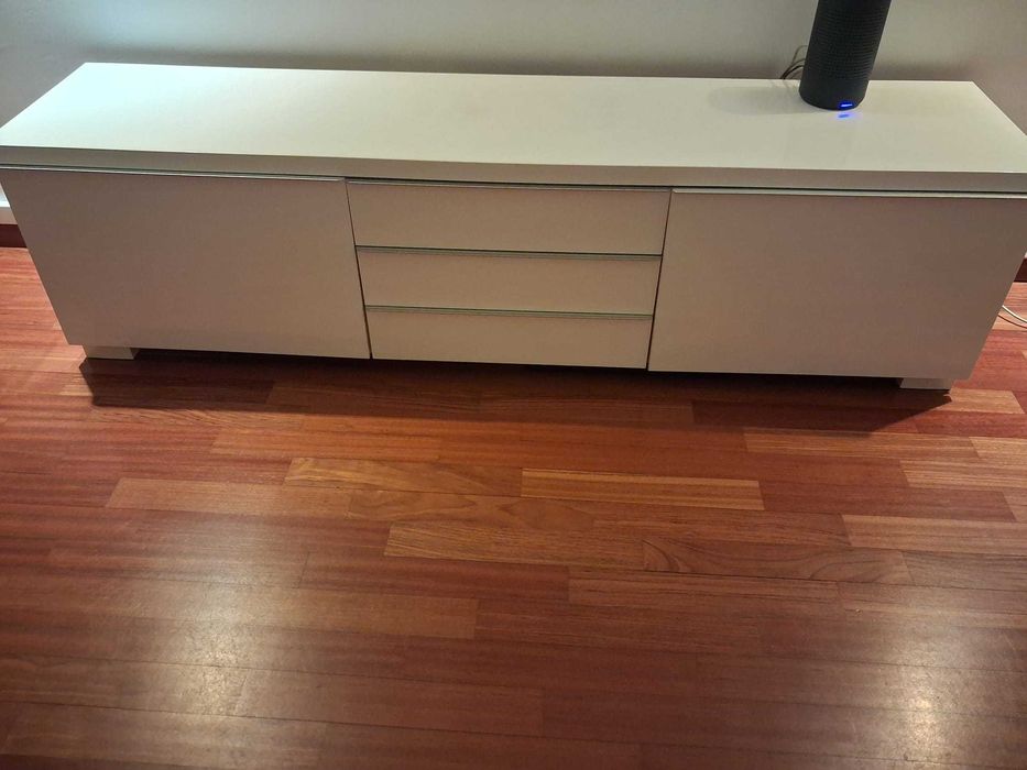 Aparador BESTA ikea branco