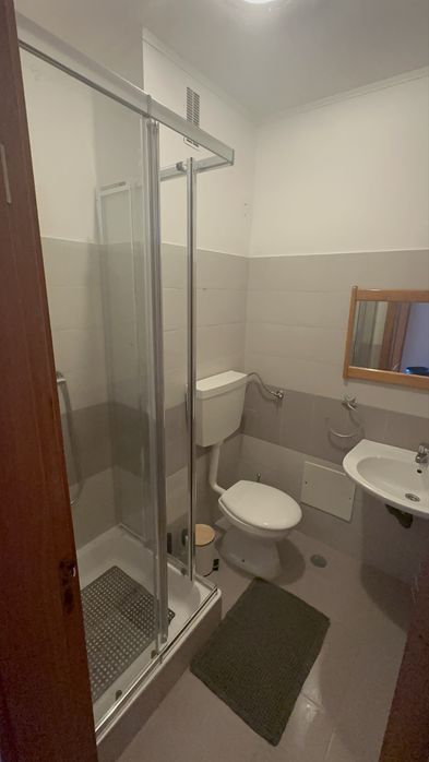 Quarto no monte a 5min estacao pragal