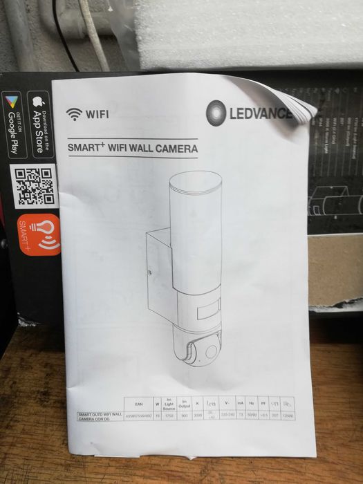 Kinkiet ogrodowy Ledvance  LED 16 W z kamerą i ruchomą głowicą. Nowy
